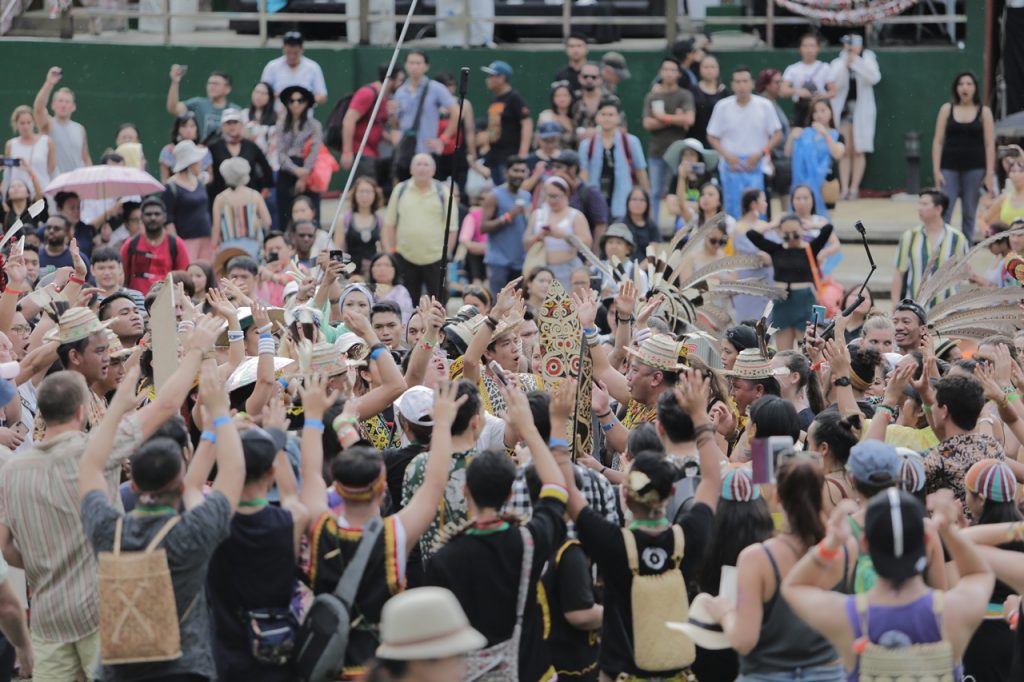 RWMF2019 Day 2 Gathering of the tribe