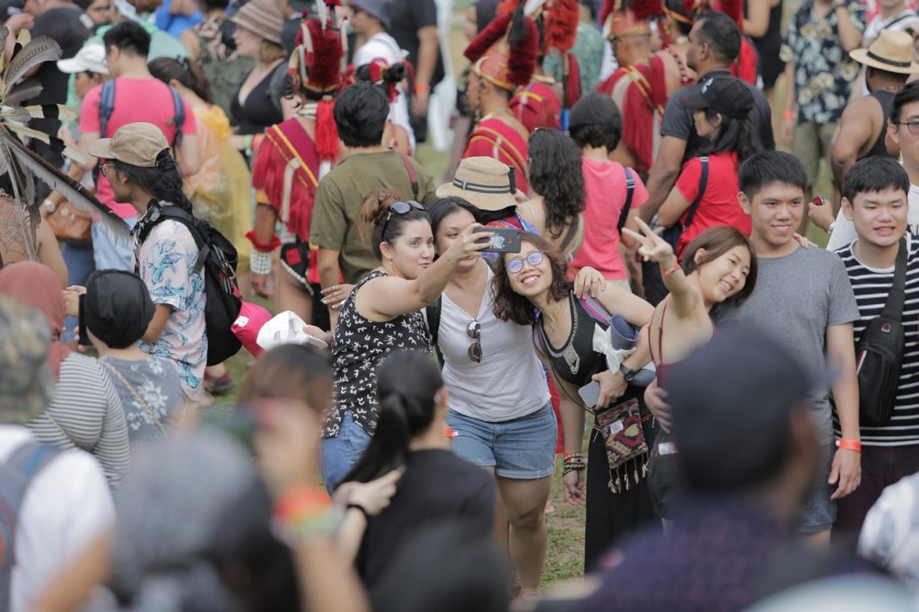 RWMF2019 Day 2 Gathering of the tribe