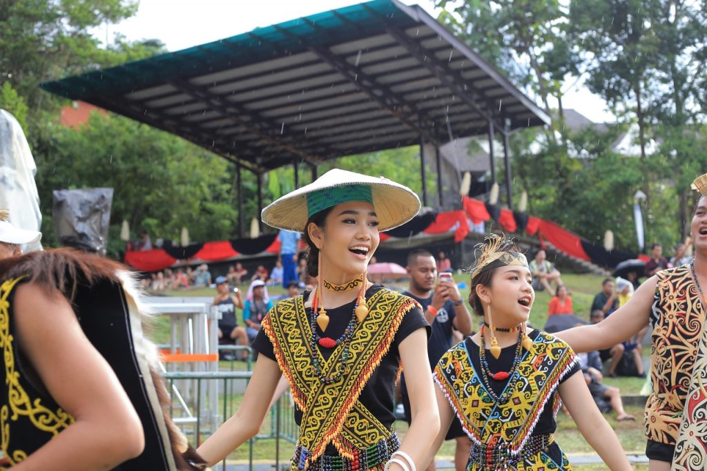 RWMF2019 Day 2 Gathering of the tribe